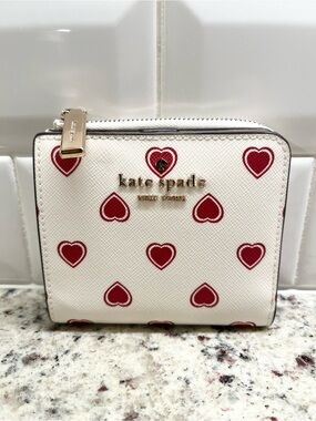Kate Spade Heartfelt Geo Small Bi Fold Wallet NWOT